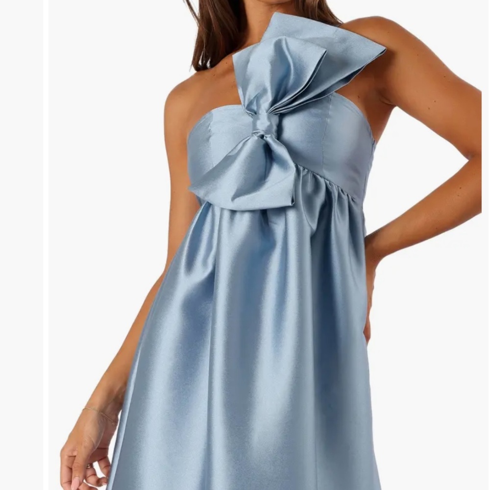 Petal & Pup Betina Bow One Shoulder Gown - Picture 6 of 6